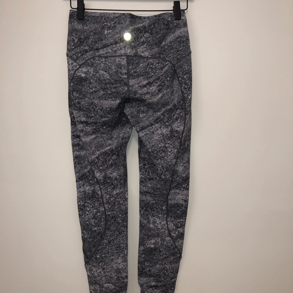 Lululemon leggings - Picture 2 of 10